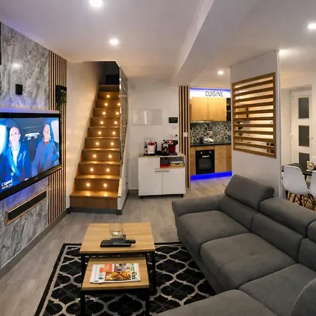 Semesterbostad Au Logis *